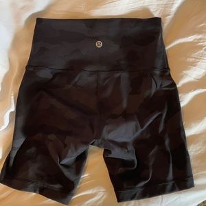 Lululemon Wunder Train 8” Biker Shorts Black Camo